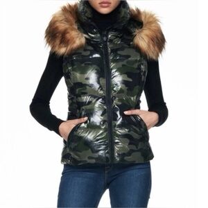 S13 Camo Faux Fur-Trim Hooded Snowcat Down Vest Women’s Size XL Green
